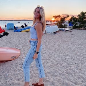 Meet your Posher, Daniela